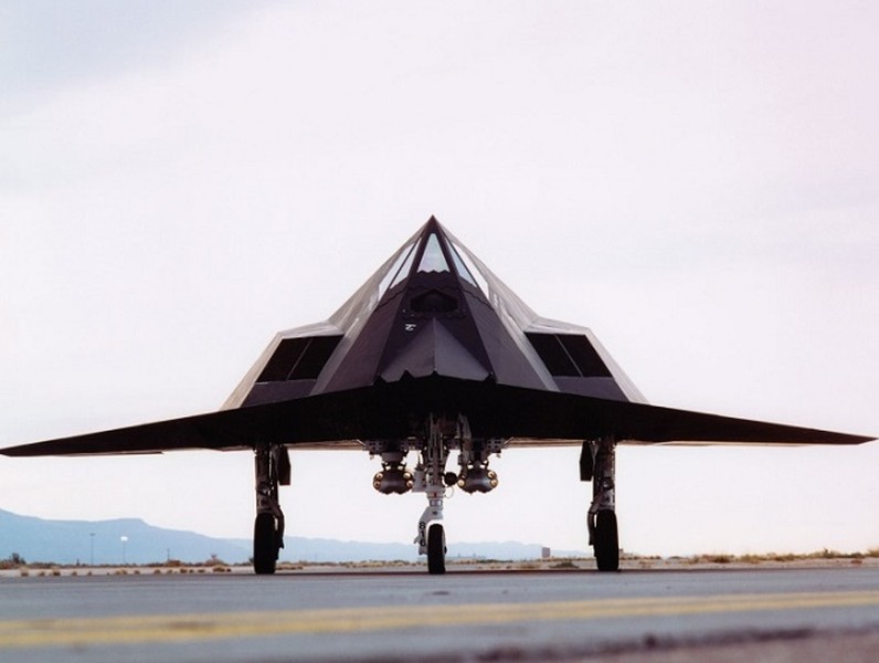 Máy bay tàng hình huyền thoại F-117A Nighthawk sẽ 