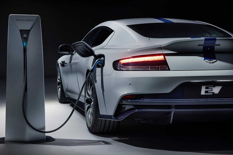 [ẢNH] Bước ngoặt của Aston Martin: Lần đầu ra mắt xe thuần điện Rapide E