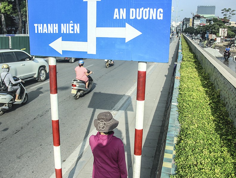 Thi công cầu vượt An Dương - Nghi Tàm, phương tiện đi lại thế nào để không ùn tắc