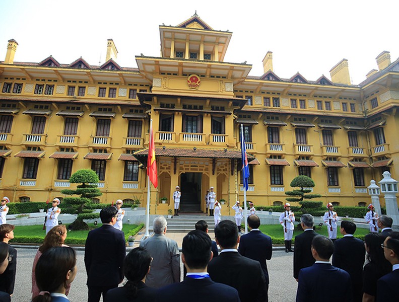 [ẢNH] Toàn cảnh lễ thượng cờ ASEAN ở Hà Nội