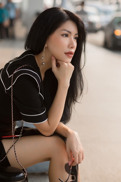 Hoa hậu Loan Vương làm khách mời tại Liên hoan phim quốc tế Hồng Kông