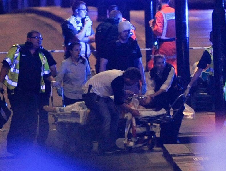 Toàn cảnh vụ tấn công khủng bố ở London qua ảnh