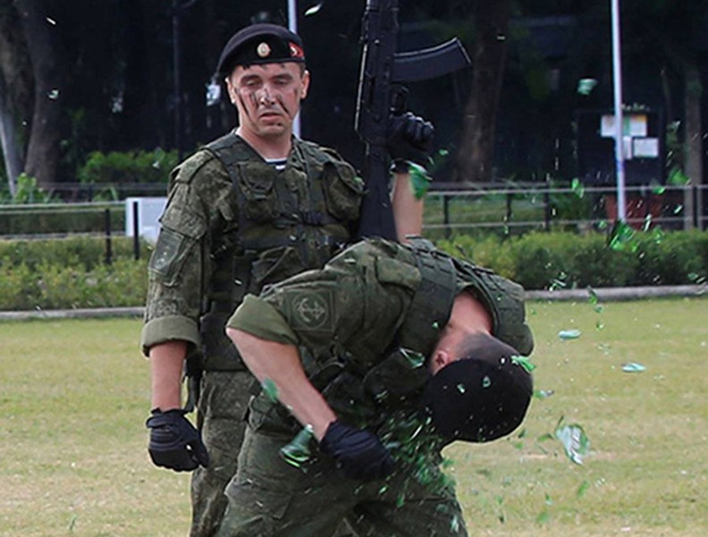 Khám phá những hình ảnh tinh nhuệ, thiện chiến của quân đội Nga (1)
