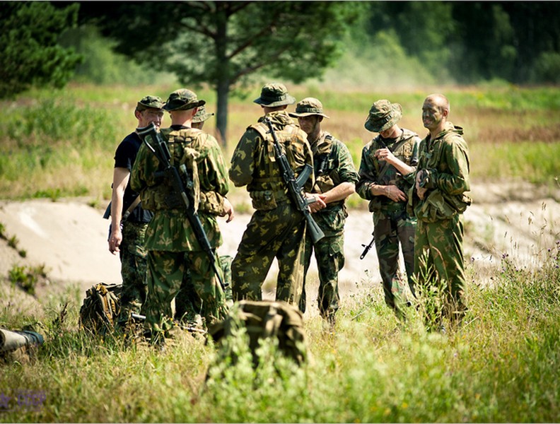 Tận mắt xem cuộc tập trận du kích của lính đặc nhiệm Spetsnaz Nga (2)