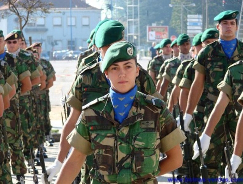 Ngắm chân dung các nữ quân nhân quốc tế 