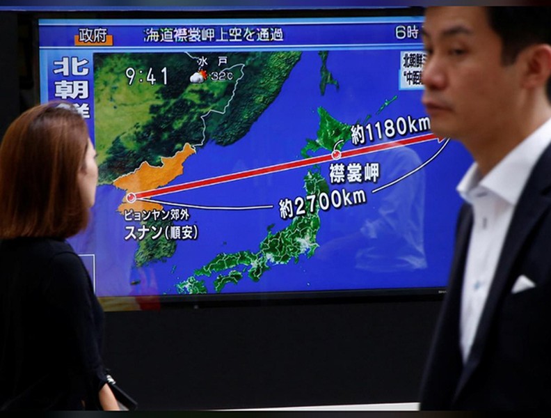 Bị Triều Tiên phóng tên lửa ngang không phận, Nhật Bản phản ứng ra sao?