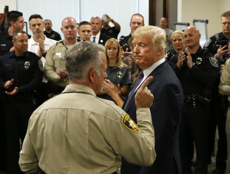 Tổng thống Mỹ Donald Trump tới Las Vegas để giải quyết hậu quả vụ xả súng