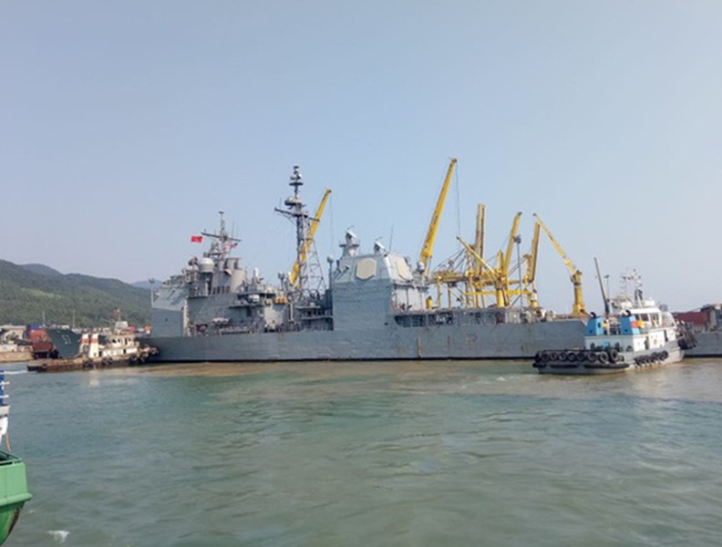 Ngắm tàu sân bay USS Carl Vinson đang ghé thăm Việt Nam Đà Nẵng