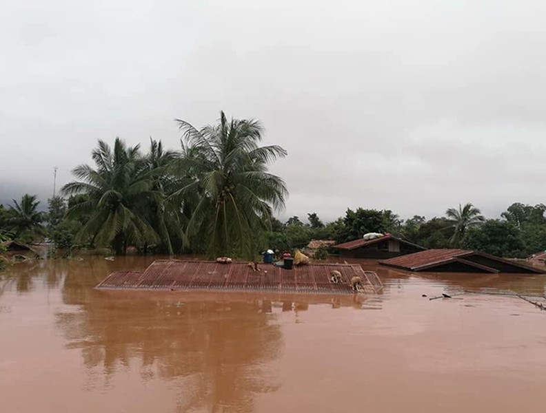 [ẢNH] Đập thủy điện vỡ đã tàn phá cuộc sống của người dân Lào như thế nào?
