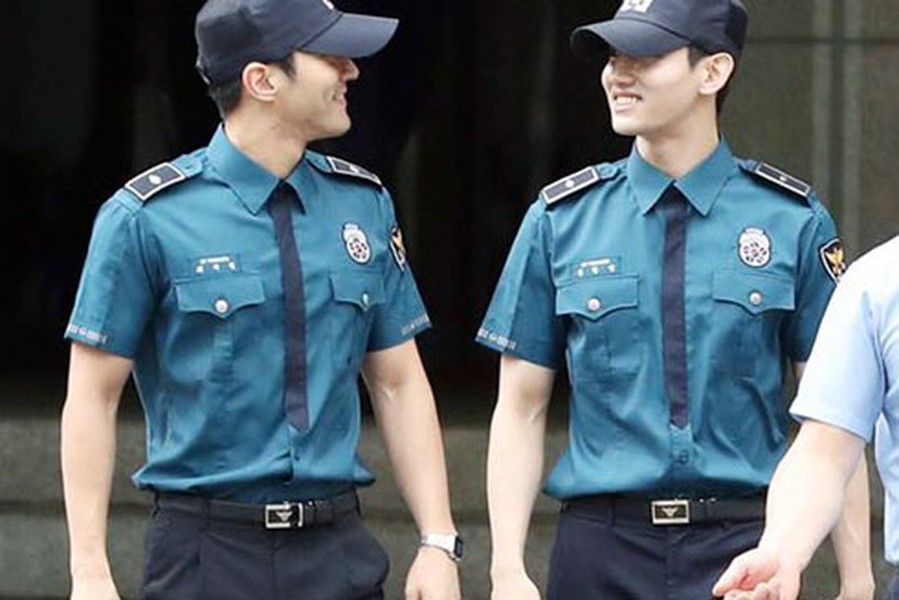 Siwon và Changmin cực điển trai trong ngày xuất ngũ