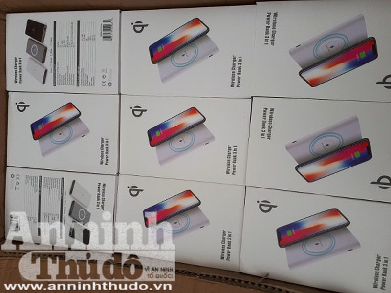 Ảnh: 14.000 sản phẩm phụ kiện điện thoại Samsung, iPhone, Oppo không rõ nguồn gốc