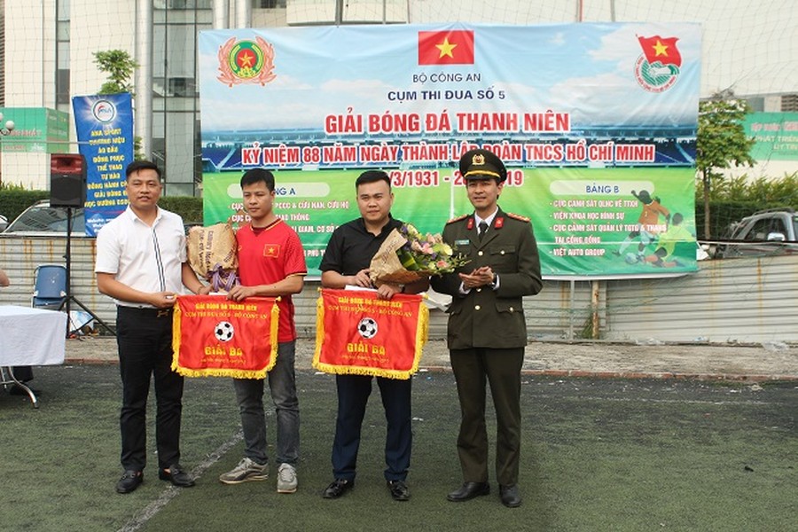 Cục Cảnh sát giao thông vô địch giải bóng đá Cụm thi đua số 5 Bộ Công an