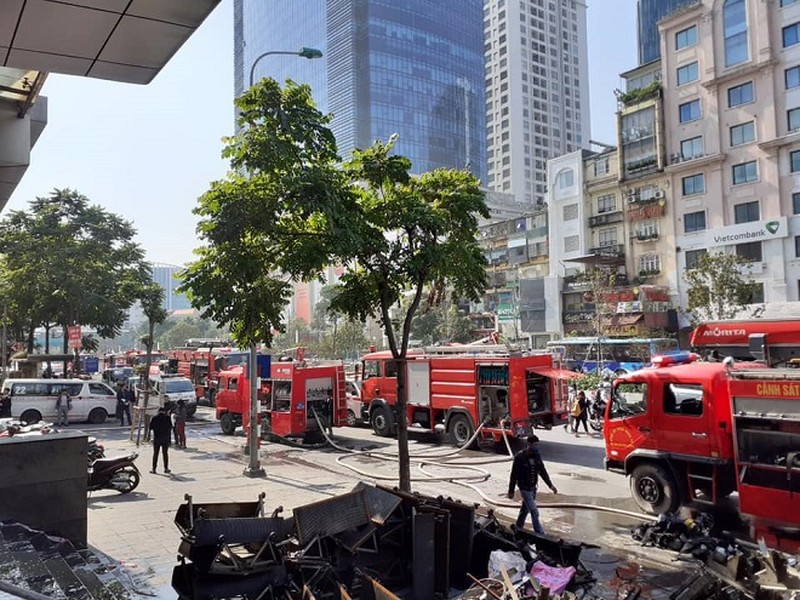 [Ảnh] Hiện trường vụ cháy chi nhánh ngân hàng trên đường Nguyễn Chí Thanh