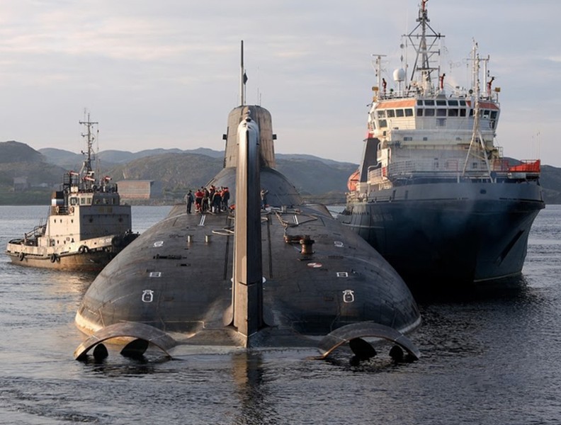 Khám phá siêu tàu ngầm hạt nhân lớn hơn cả tàu sân bay của Liên Xô