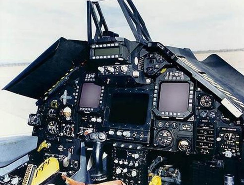 F-117A Mỹ - Chim ưng đêm tàng hình 