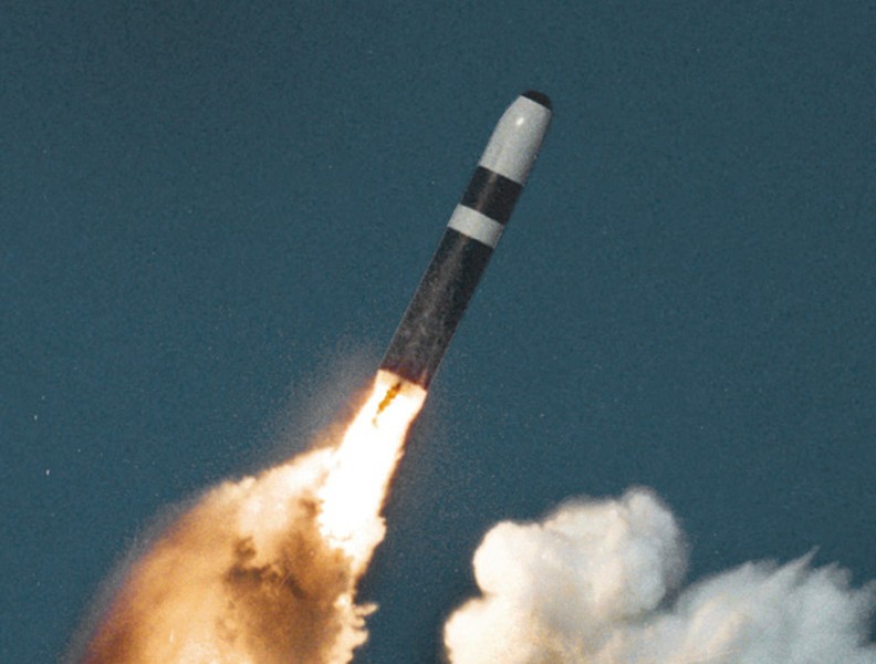 Sức mạnh đáng sợ của tên lửa đạn đạo hạt nhân M51, nắm đấm hạt nhân của Pháp