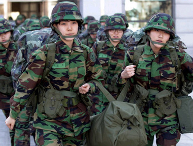 Liệu nữ binh sĩ Hàn Quốc có đẹp như các diễn viên trong phim Hàn Quốc?