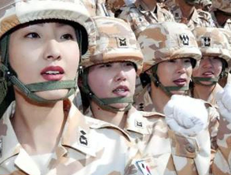 Vẻ đẹp khó cưỡng của nữ quân nhân trên thế giới khi duyệt binh (phần 2)