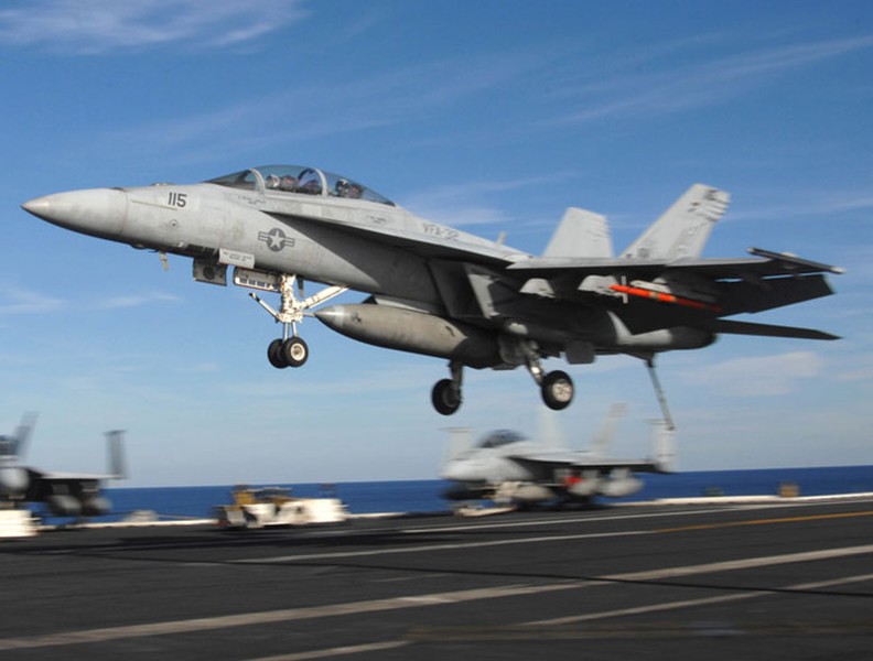 Nga dương S-400, sẵn sàng bắn hạ máy bay Mỹ trên bầu trời Syria
