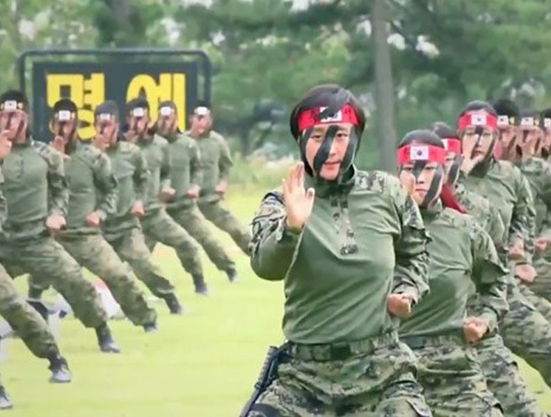 Những 'bông hồng thép' Hàn Quốc mà đặc nhiệm Triều Tiên sẽ phải đối mặt
