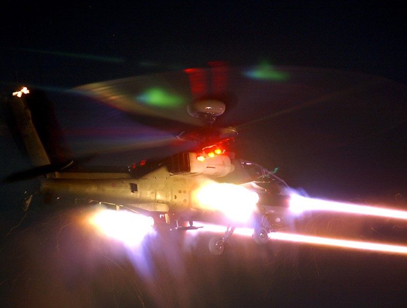 Tại sao trực thăng Mỹ tấn công bằng laser lại khiến Nga - Trung lo lắng?
