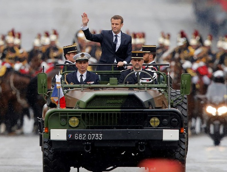 Pháp kỷ niệm ngày quốc khánh bằng cuộc diễu binh hoành tráng với sự tham dự của tổng thống Mỹ