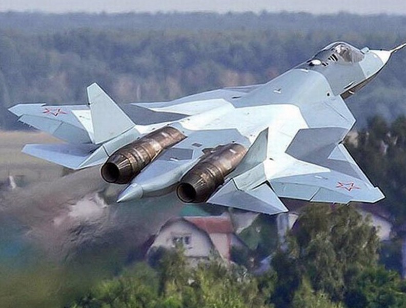 Sukhoi T-50 kỳ quan của Nga và kỳ phùng địch thủ F-22 của Mỹ