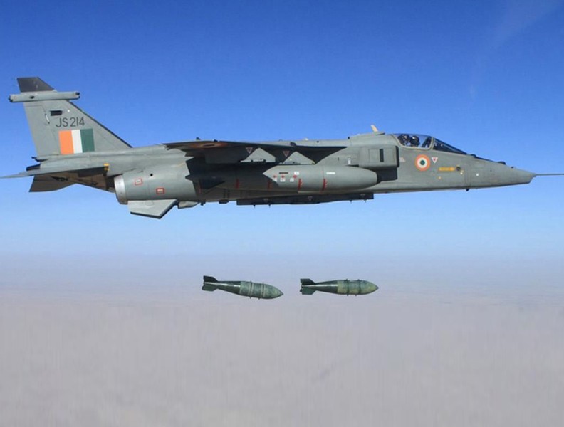 Không quân Ấn Độ, sức mạnh hàng đầu Châu Á khiến Trung Quốc lo sợ (1)