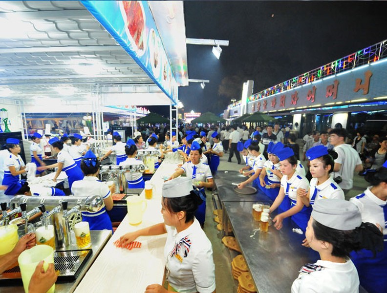 Độc đáo lễ hội bia tại Triều Tiên khiến du khách thế giới thích thú