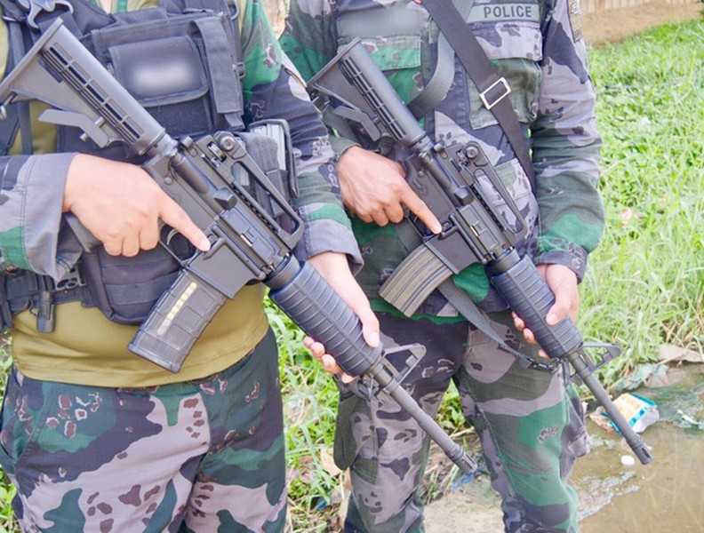 Trung Quốc bị nghi tặng súng kém chất lượng cho Philippines