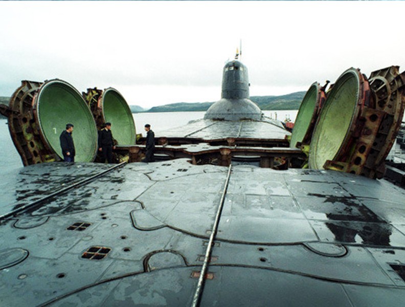 Khủng khiếp tàu ngầm to hơn cả tàu sân bay đủ sức hủy diệt một quốc gia của Nga