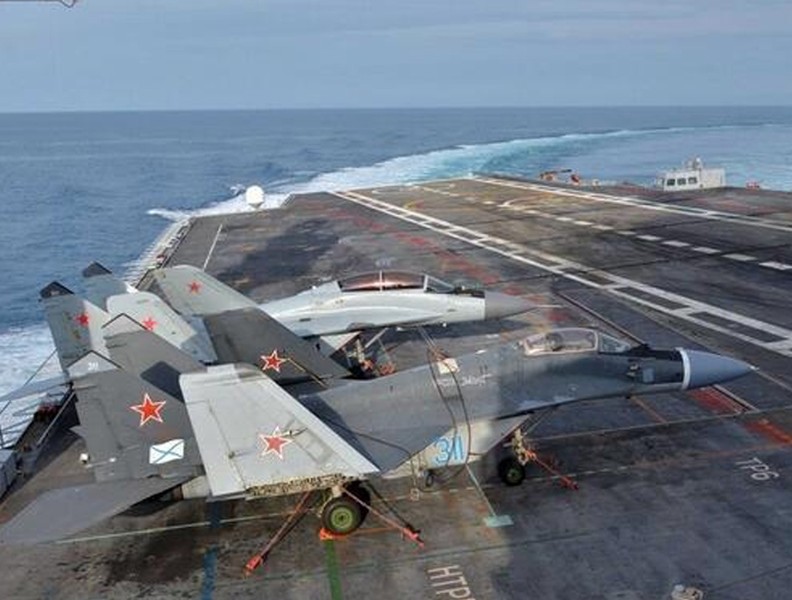 2 chiến đấu cơ của tàu sân bay Nga rớt xuống biển, cái giá để trả cho vị thế hiện tại của Nga tại Syria