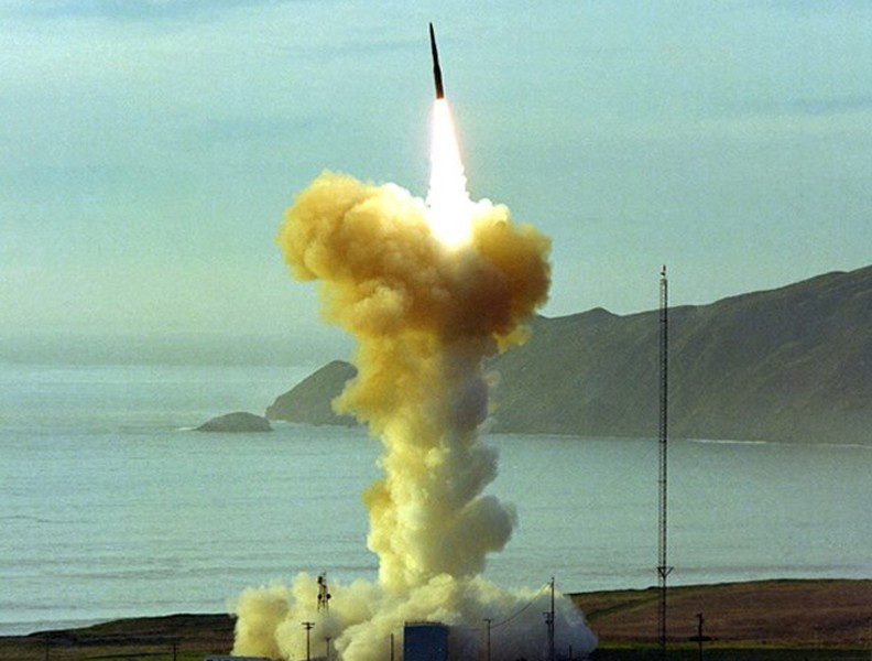 Đáp trả Triều Tiên, Mỹ vừa phóng tên lửa hạt nhân 'đường đến hỏa ngục'