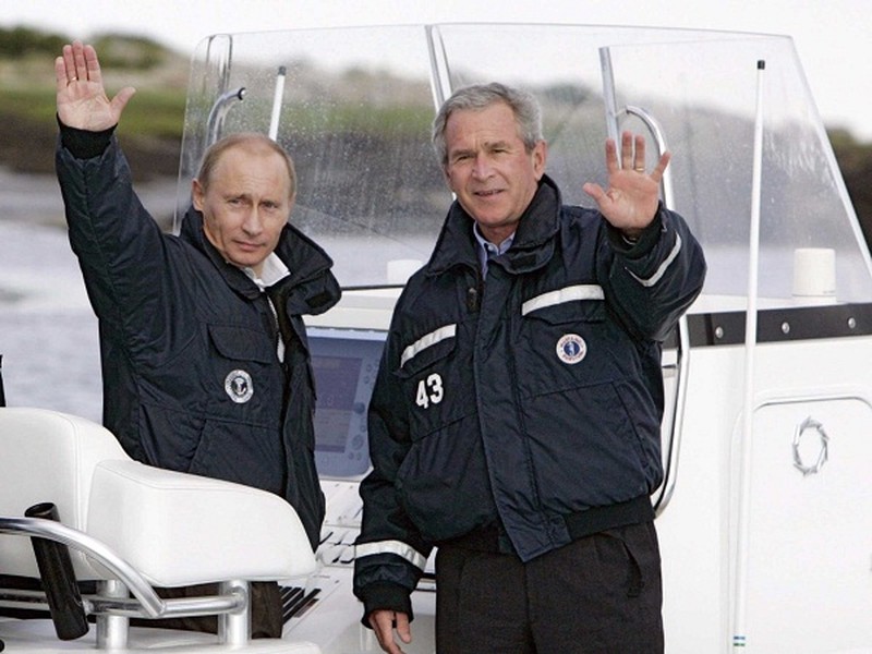 Hình ảnh sống động về góc khuất đời thường của vị tổng thống uy lực nhất thế giới Vladimir Putin