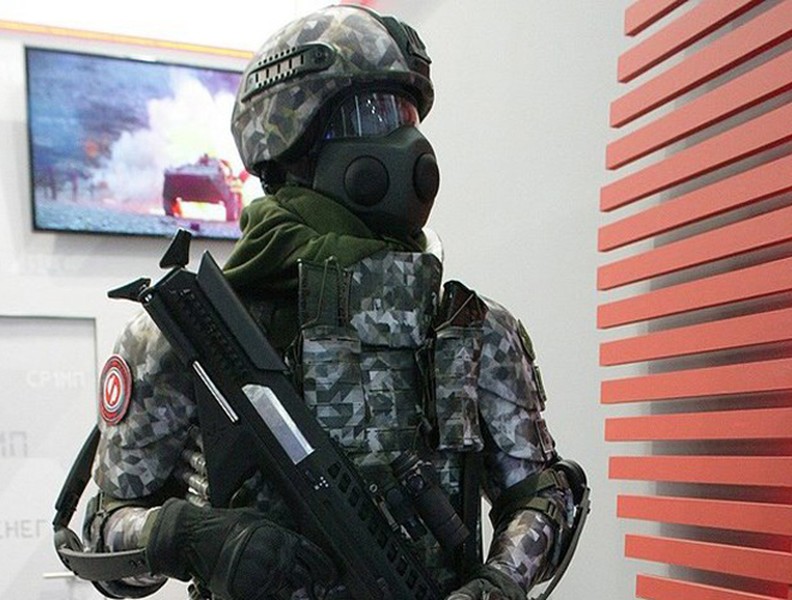 Giật mình với bộ quân phục chiến binh tương lai của Nga