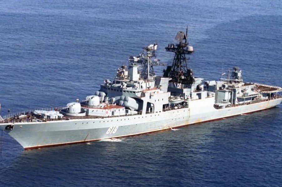 [ẢNH] Khu trục hạm săn ngầm cực mạnh của Nga vừa có màn đối mặt kịch tính với tàu chiến Anh