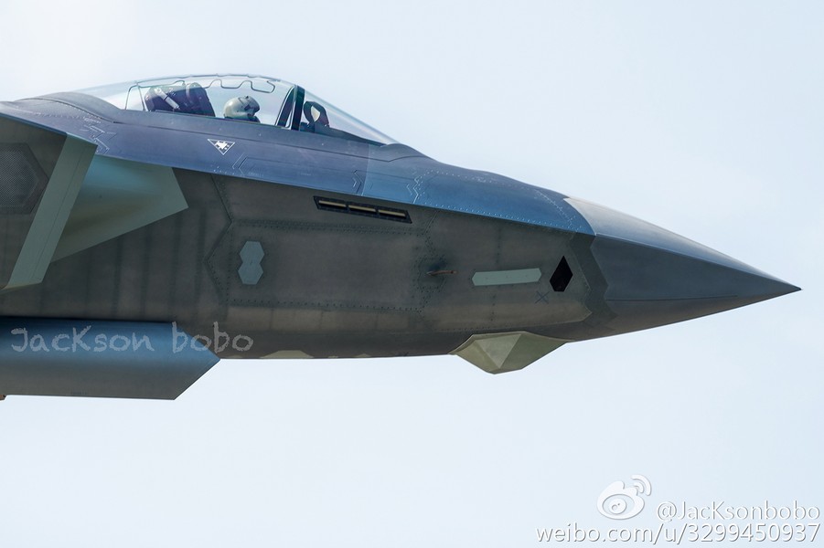[ẢNH] Quá nhiều bằng chứng cho thấy Trung Quốc nhái tính năng của F-35 Mỹ trên tiêm kích tàng hình J-20