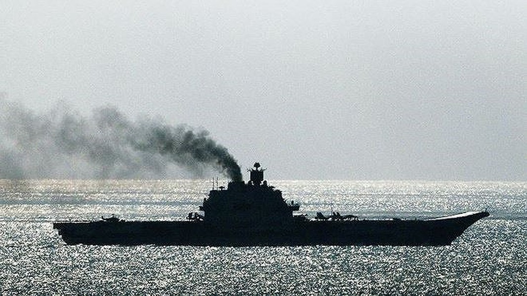 [ẢNH] Chìm ụ nổi chứa tàu sân bay Kuznetsov đã cứa thêm vào nỗi đau của hải quân Nga