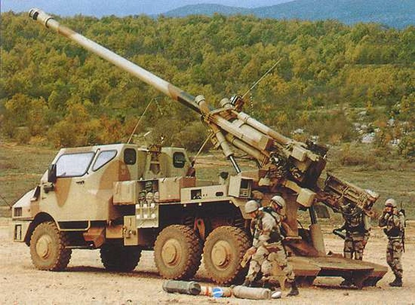 [ẢNH] Pháp âm thầm đưa siêu pháo hạng nặng sang chiến trường Syria chiến đấu