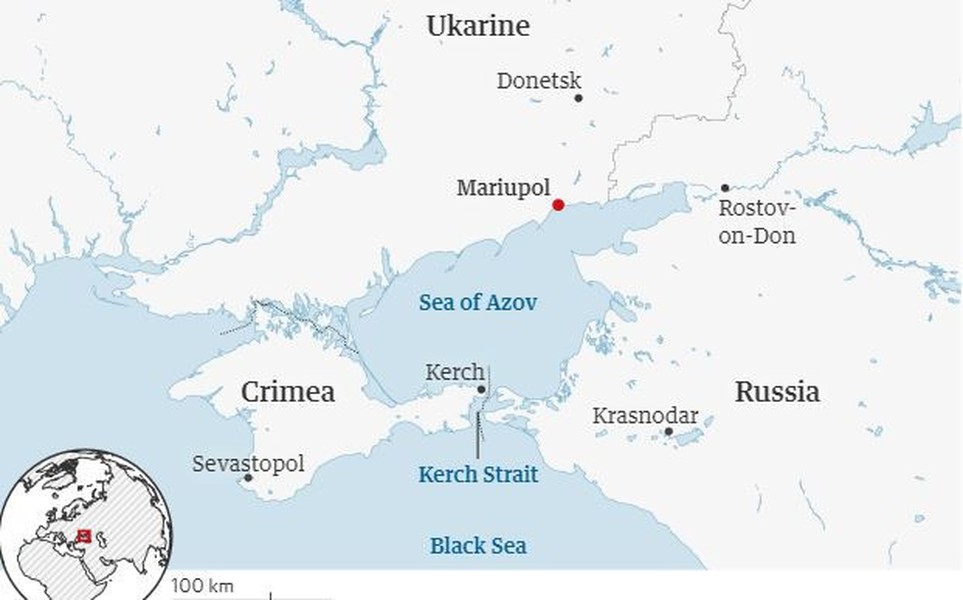 [ẢNH] Chiến hạm Nga, Ukraine đối đầu tại Crimea, súng đã nổ, nguy cơ chiến tranh
