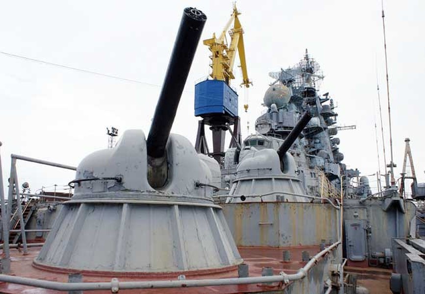 [ẢNH] Bất ngờ với hỏa thần AK-630 trên tàu hải cảnh Nga có thể xé nát chiến hạm đối phương