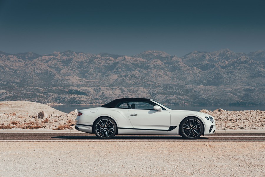 [ẢNH] Siêu xe Bentley Continental GT Convertible thế hệ mới, đẹp tới từng góc cạnh