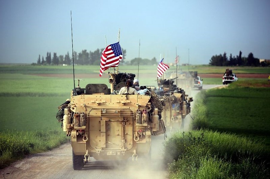 [ẢNH] Xe chiến đấu bộ binh Mỹ ầm ầm rút khỏi Syria ngay trong đêm