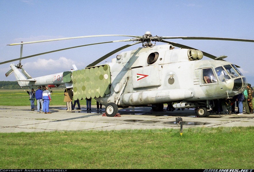 [ẢNH] Ukraine tái biên chế trực thăng siêu khủng của Liên Xô
