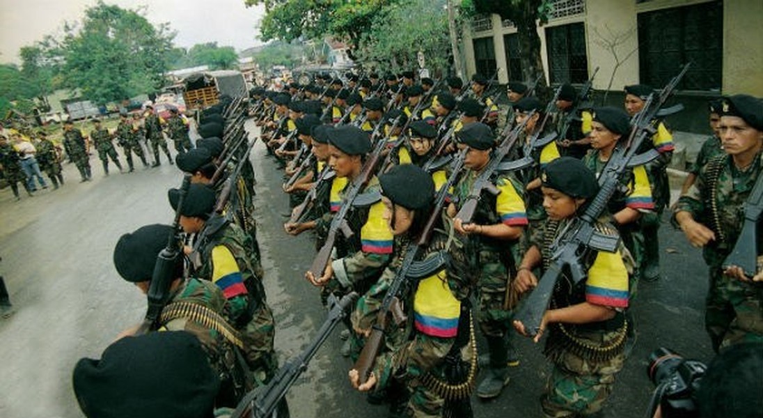 [ẢNH] Colombia cho quân áp sát biên giới Venezuela, Nam Mỹ căng như dây đàn