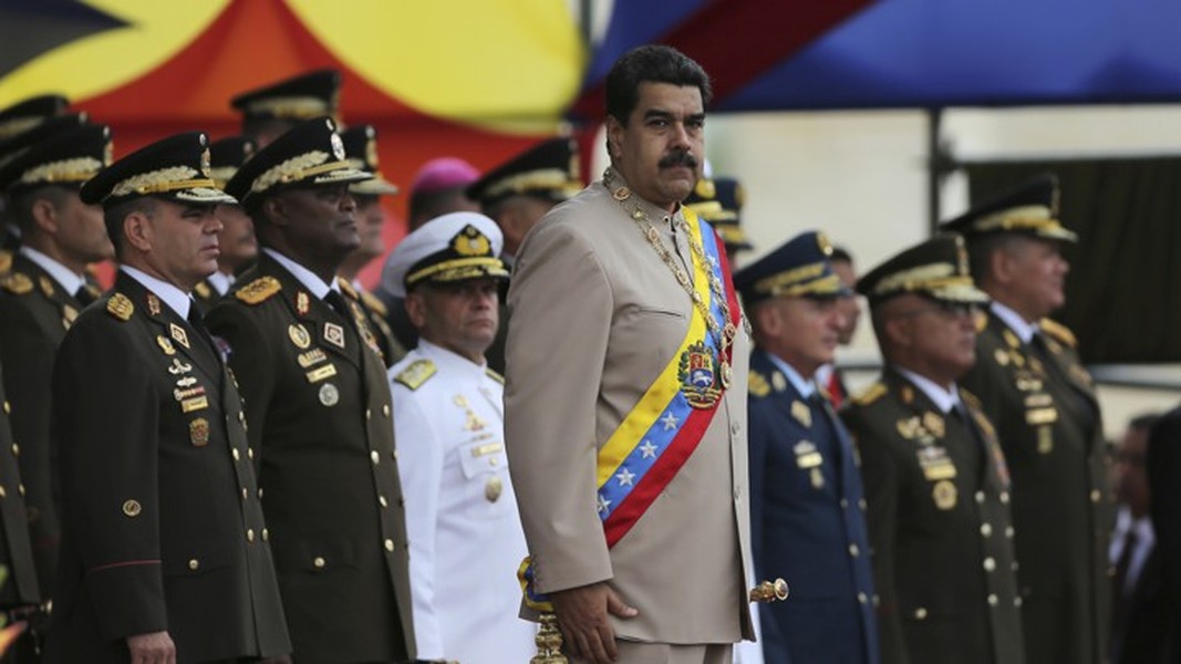 [ẢNH] Nga trả lời về kế hoạch sơ tán tổng thống Venezuela giữa lúc khủng hoảng
