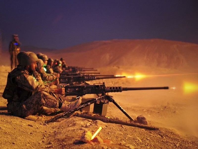 [ẢNH] Quân đội Mỹ sẽ cấm sử dụng súng máy 12,7 ly bắn vào người?