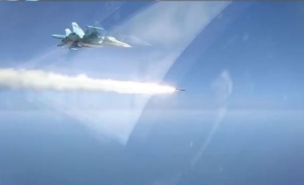[ẢNH] Su-30 Venezuela vừa phóng tên lửa hủy diệt nặng hơn nửa tấn để công phá chiến hạm
