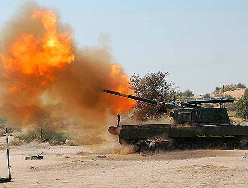 [ẢNH] Pháo binh Ấn Độ, sức mạnh cuồng phong lửa đang khai hỏa dữ dội