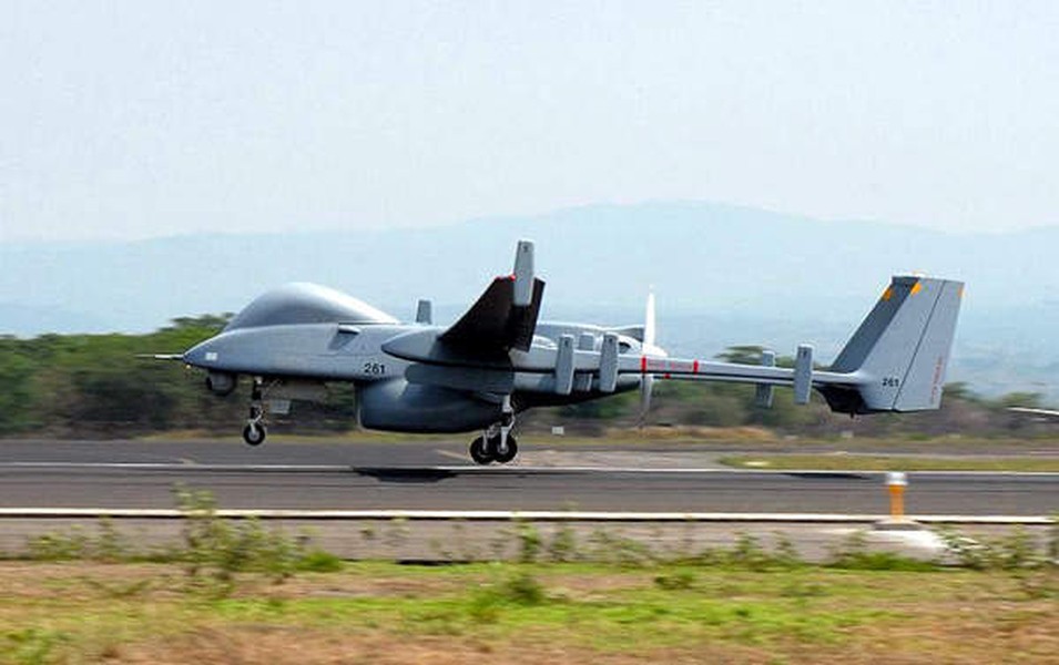 [ẢNH] Heron 1, quái thú từ Israel sẽ giúp không quân Ấn Độ thắng thế?